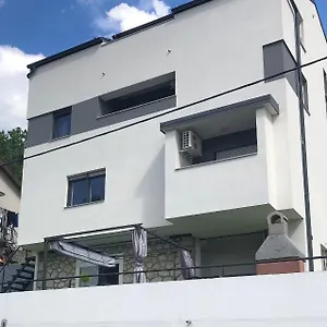  Apartman Jaki